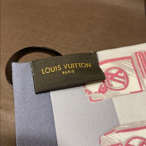 Louis Vuitton Pink-Grey Paris Chess Bandeau - Picture 6 of 7